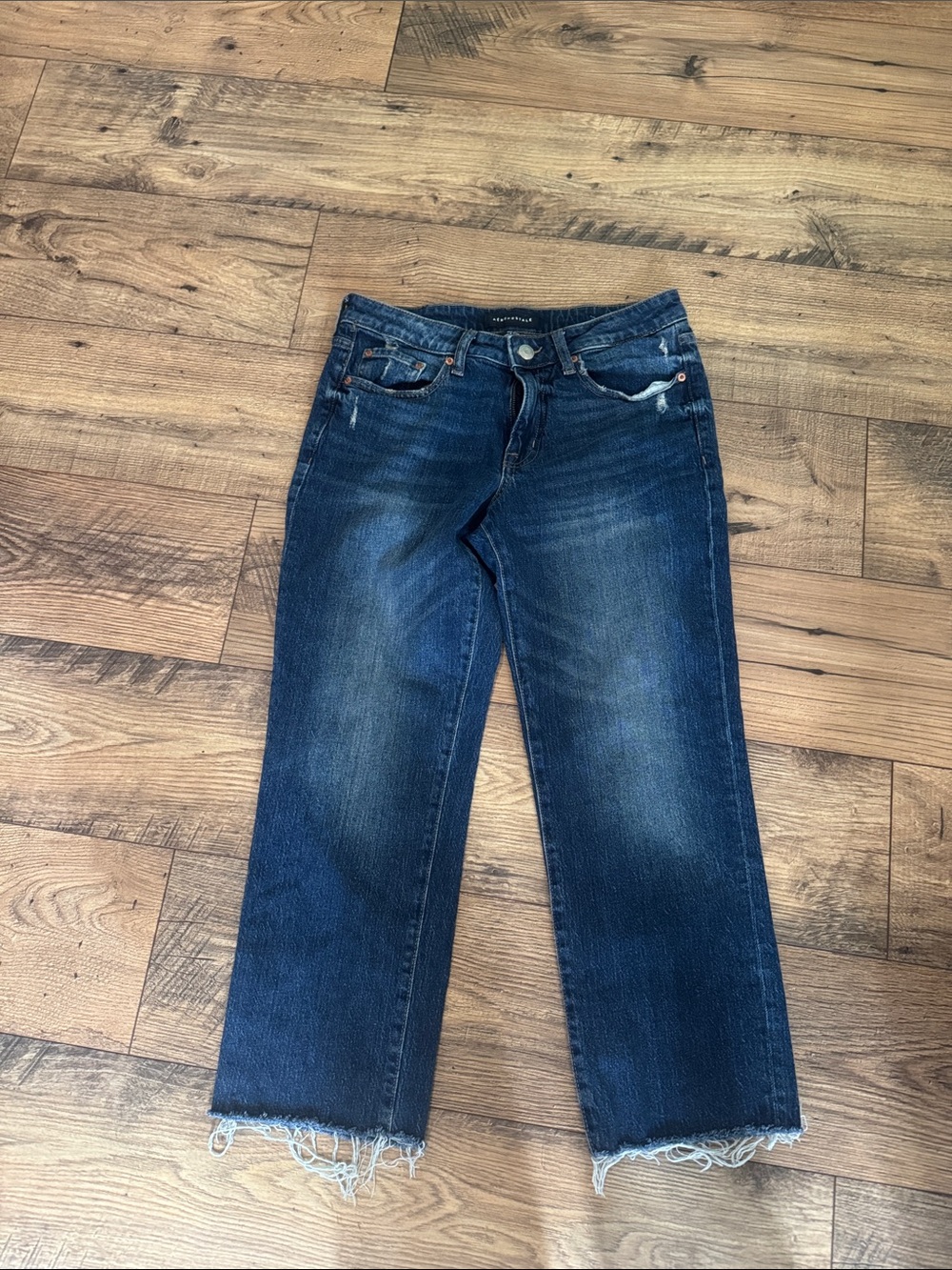 Women’s Aeropostale mid rise straight jeans 8